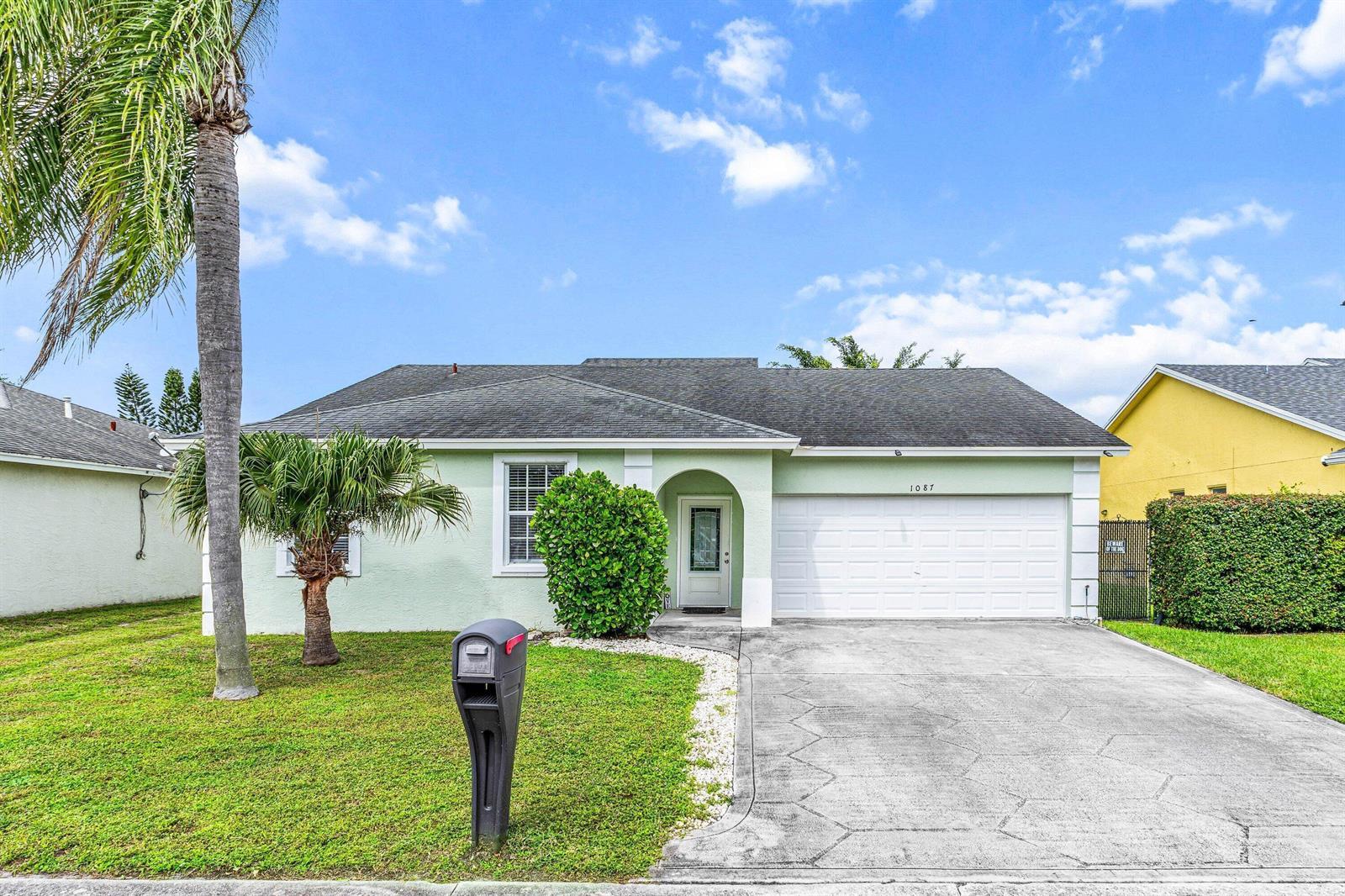 1087 Salmon Isle, FL 33413 photo 2