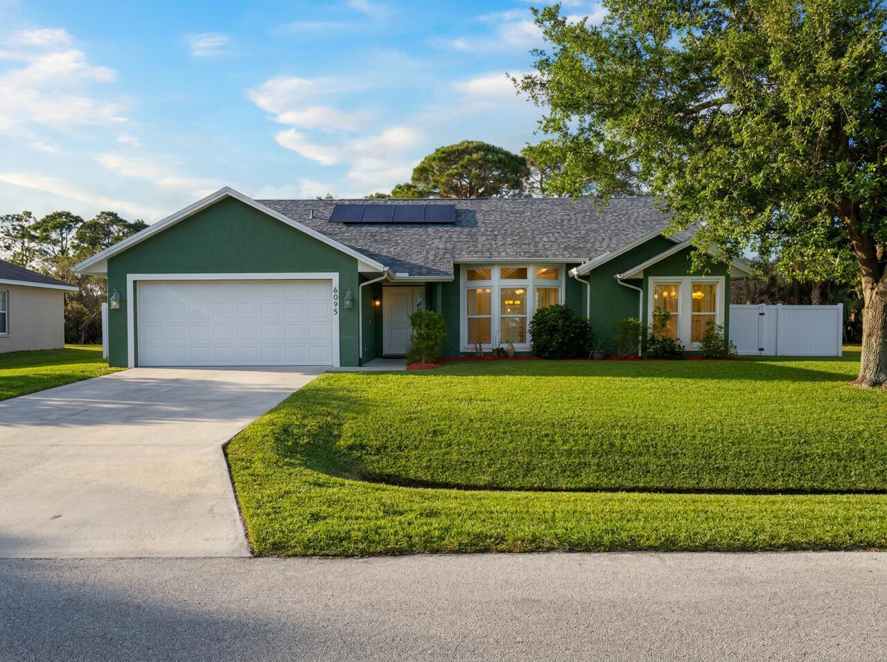 6095 NW East Deville Circle, Port St. Lucie FL 34986