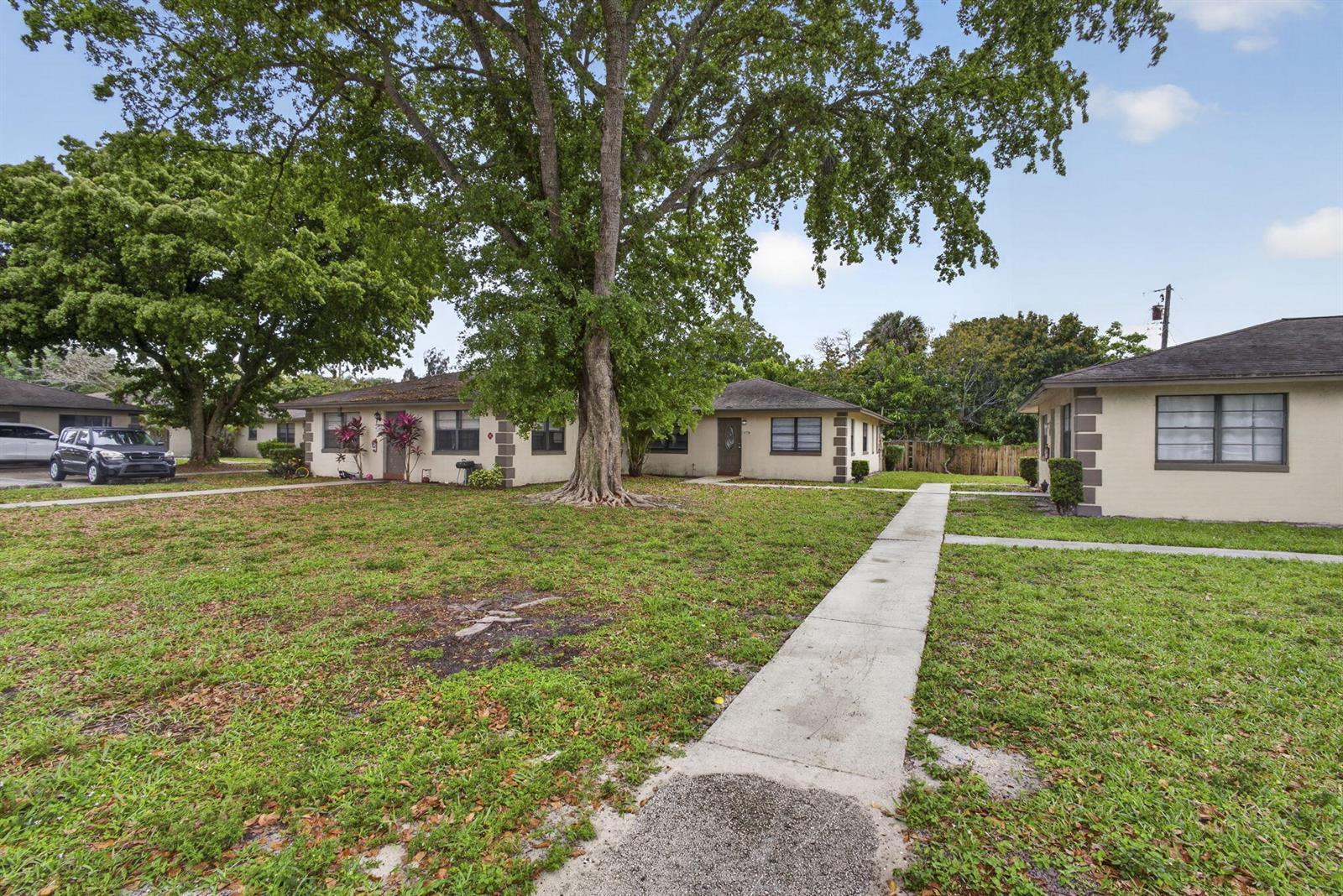 4726 Summit Boulevard, West Palm Beach FL 33415