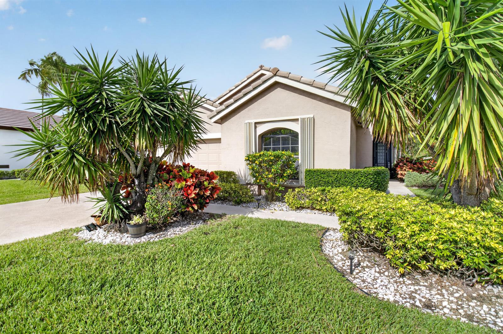 10387 Lexington Circle S, Boynton Beach FL 33436 photo 2