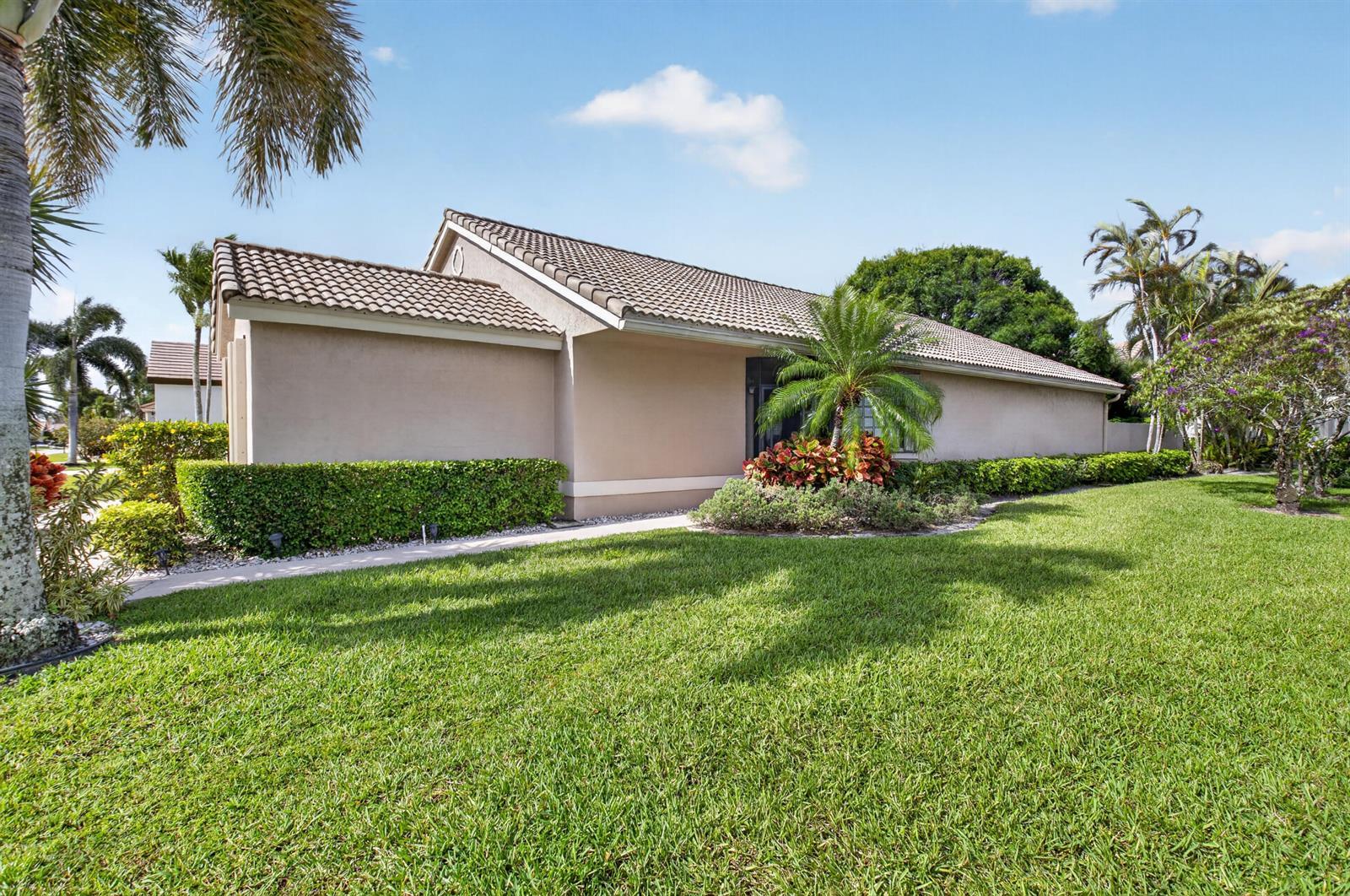 10387 Lexington Circle S, Boynton Beach FL 33436 photo 3