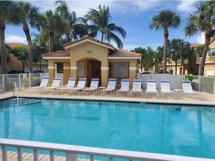 158 Village Boulevard # D, Tequesta FL 33469