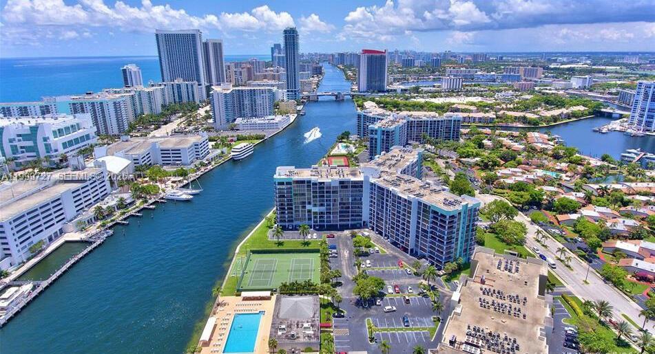 600 Parkview Dr # 223, Hallandale Beach FL 33009 photo 2