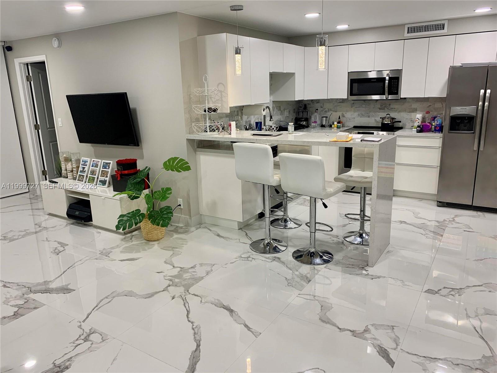 600 Parkview Dr # 223, Hallandale Beach FL 33009 photo 5