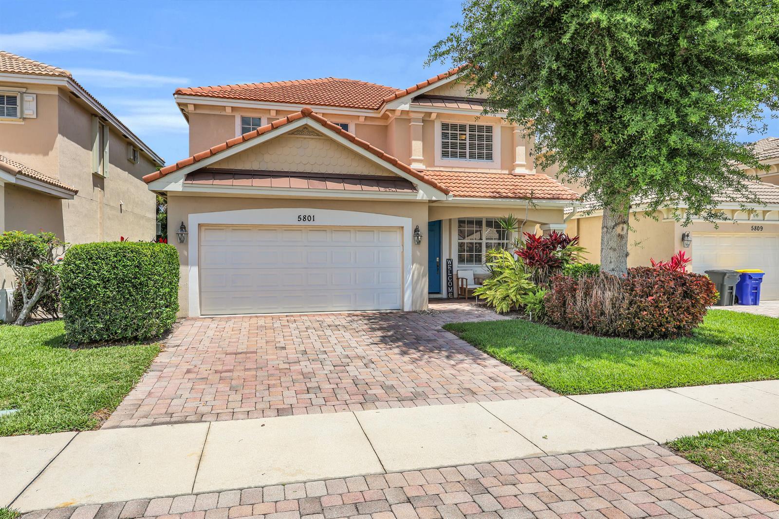 5801 SE Crooked Oak Avenue, Hobe Sound FL 33455 photo 2