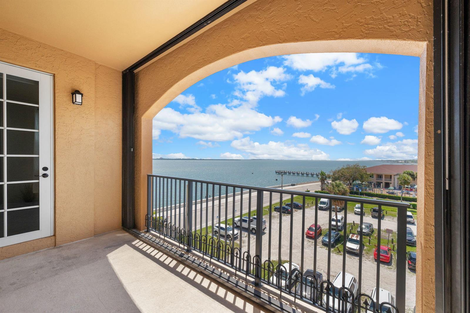 20 Orange Avenue Apt 411, Fort Pierce FL 34950 photo 2