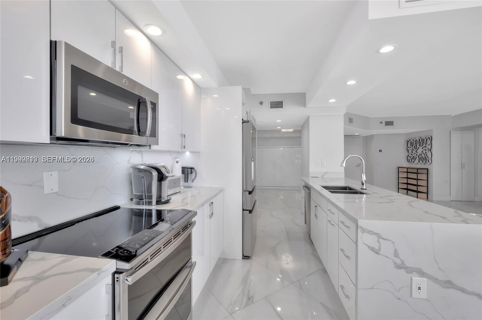 16425 Collins Ave # 1612, Sunny Isles Beach FL 33160 photo 3
