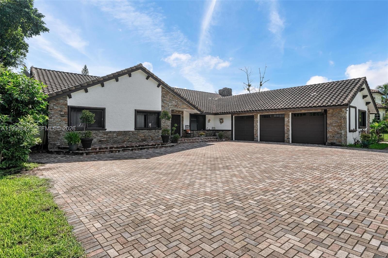 6252 NW 65th Ter, Parkland FL 33067