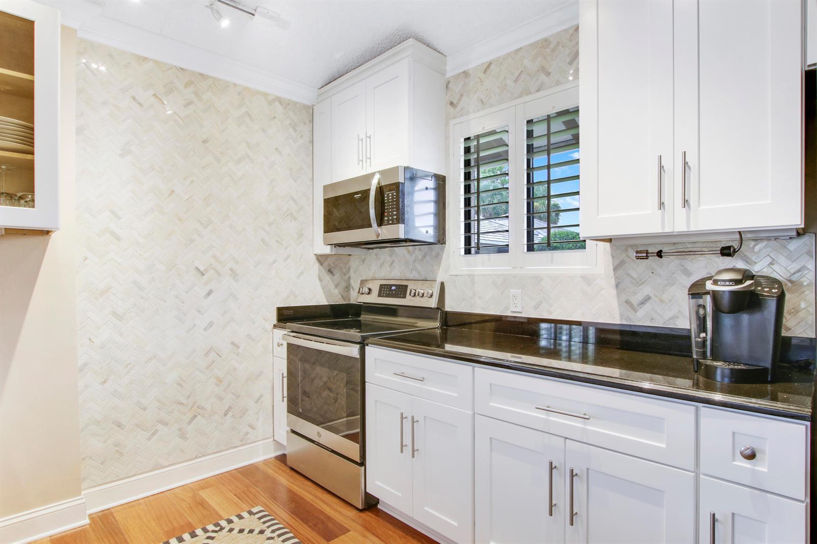 915 Club Drive, Palm Beach Gardens FL 33418