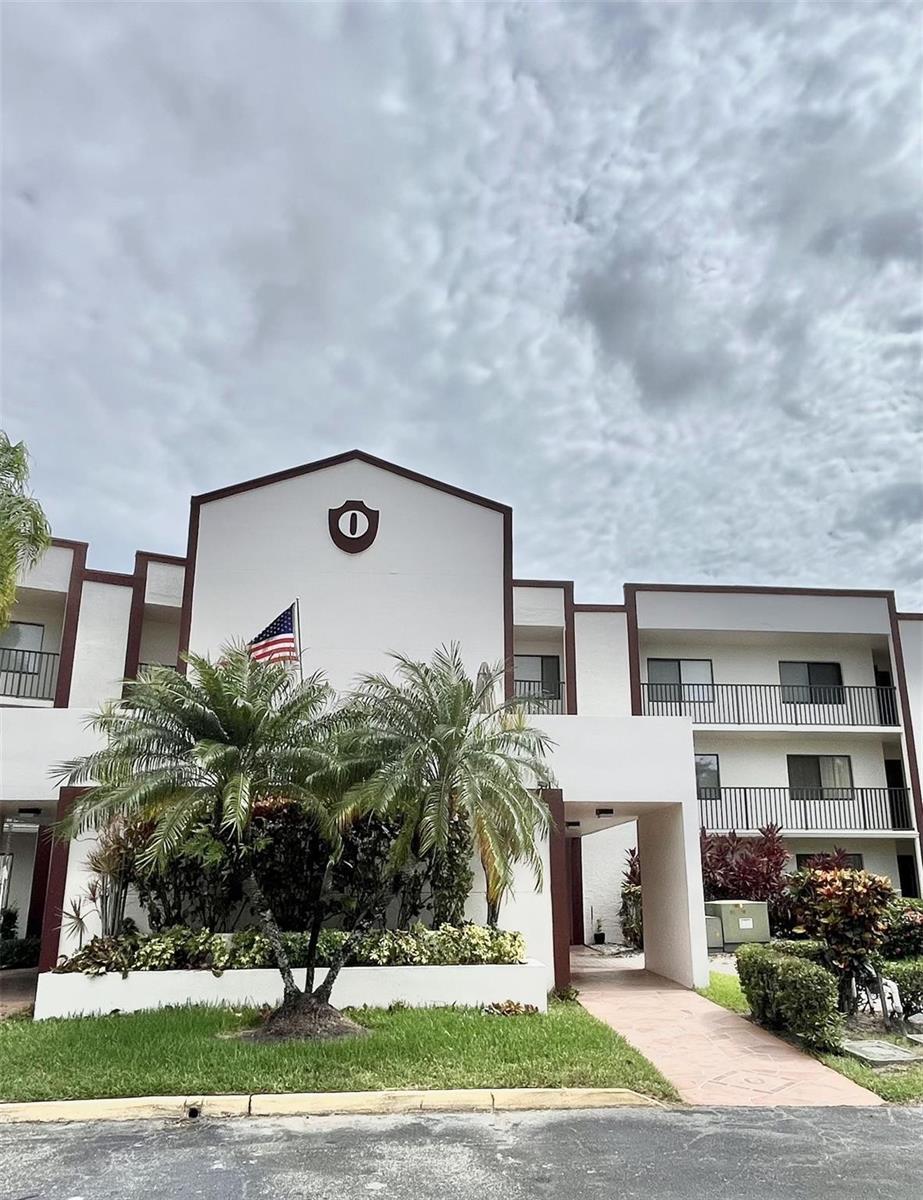 9691 N Belfort Circle # 305, Tamarac FL 33321