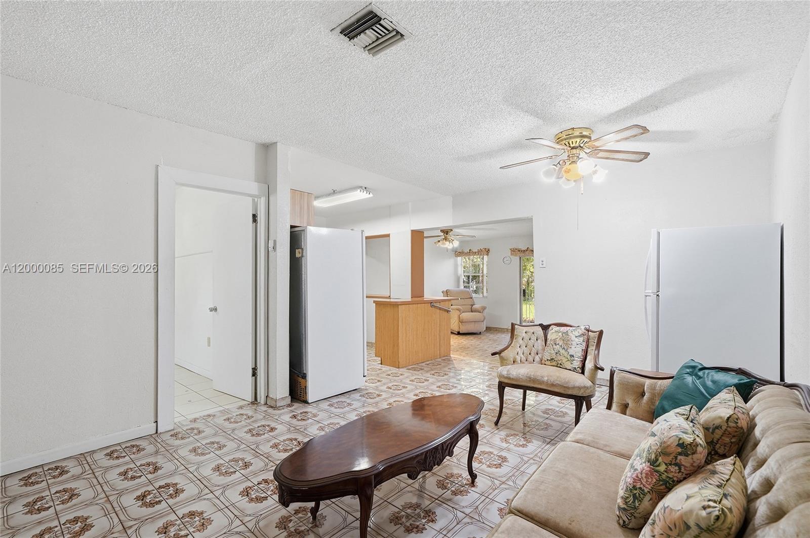 490 E 45th St, Hialeah FL 33013 photo 5
