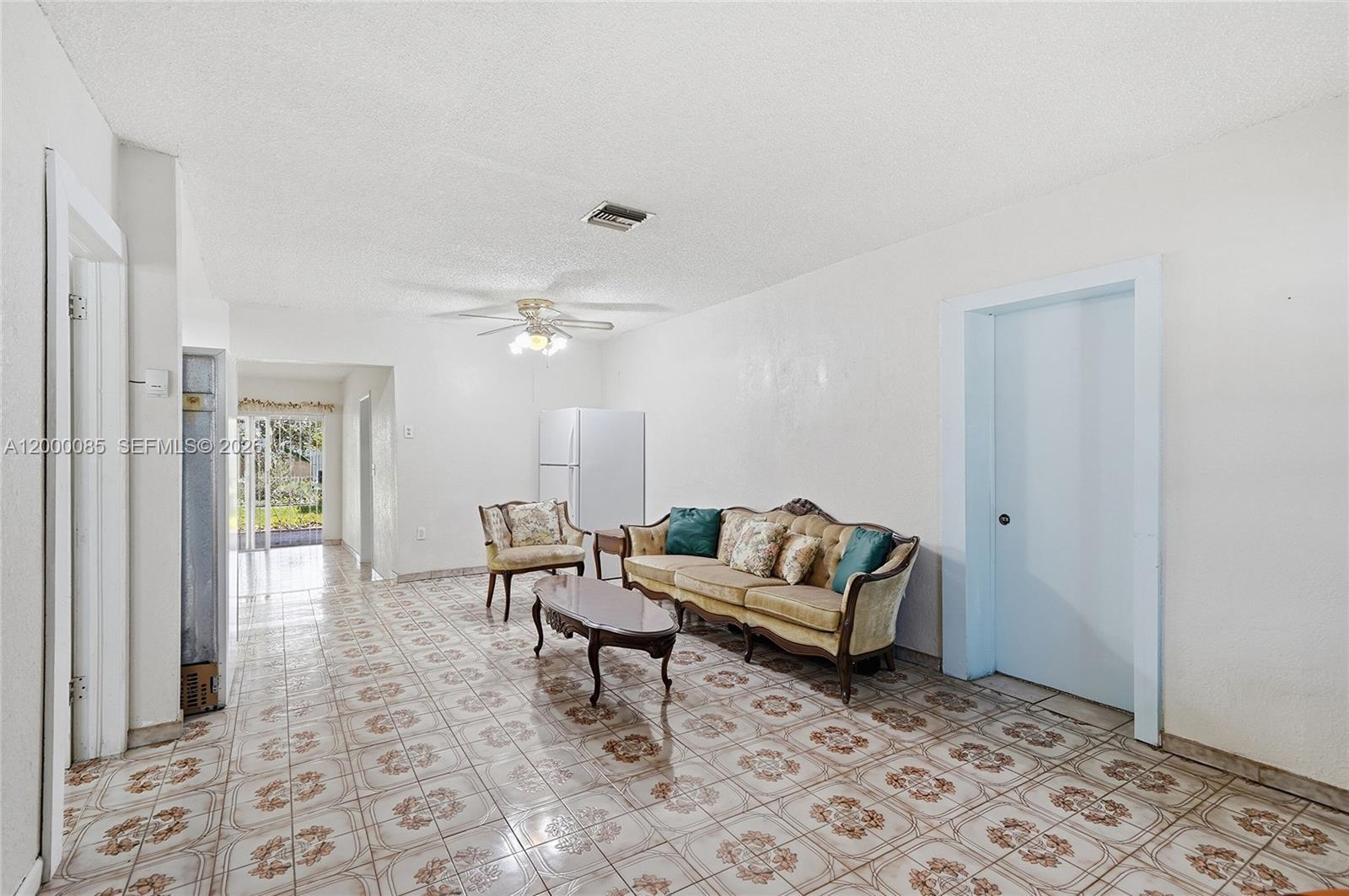 490 E 45th St, Hialeah FL 33013 photo 4