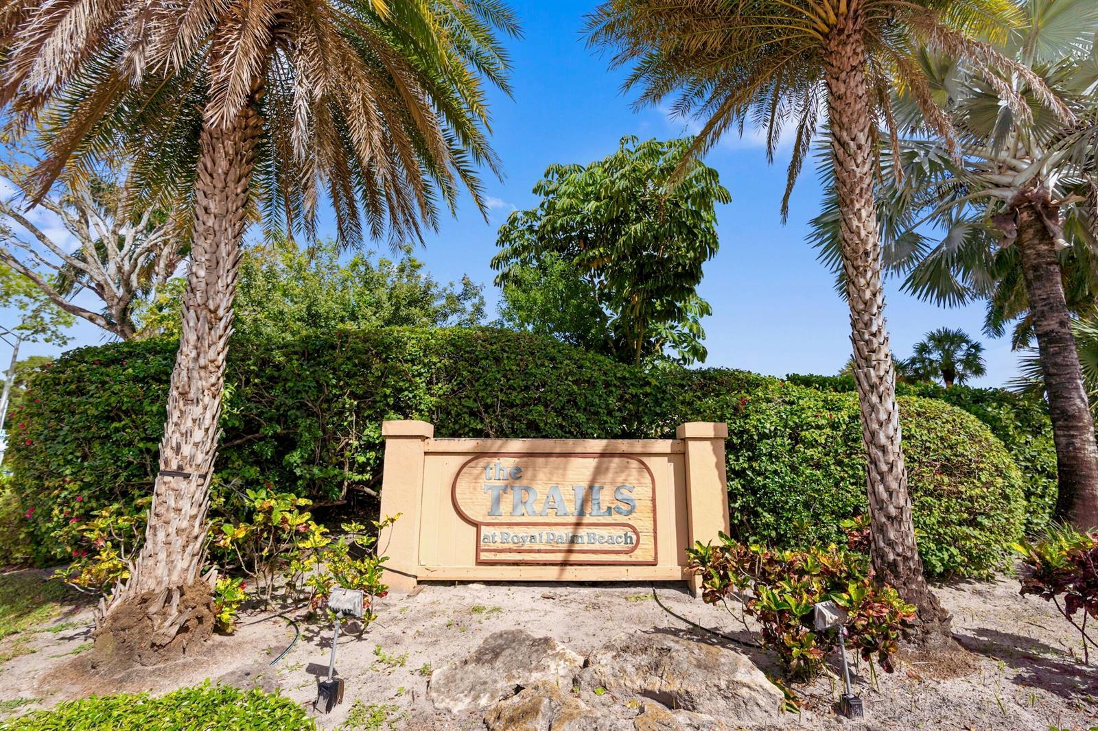 402 Lakeview Drive E, Royal Palm Beach FL 33411 photo 2