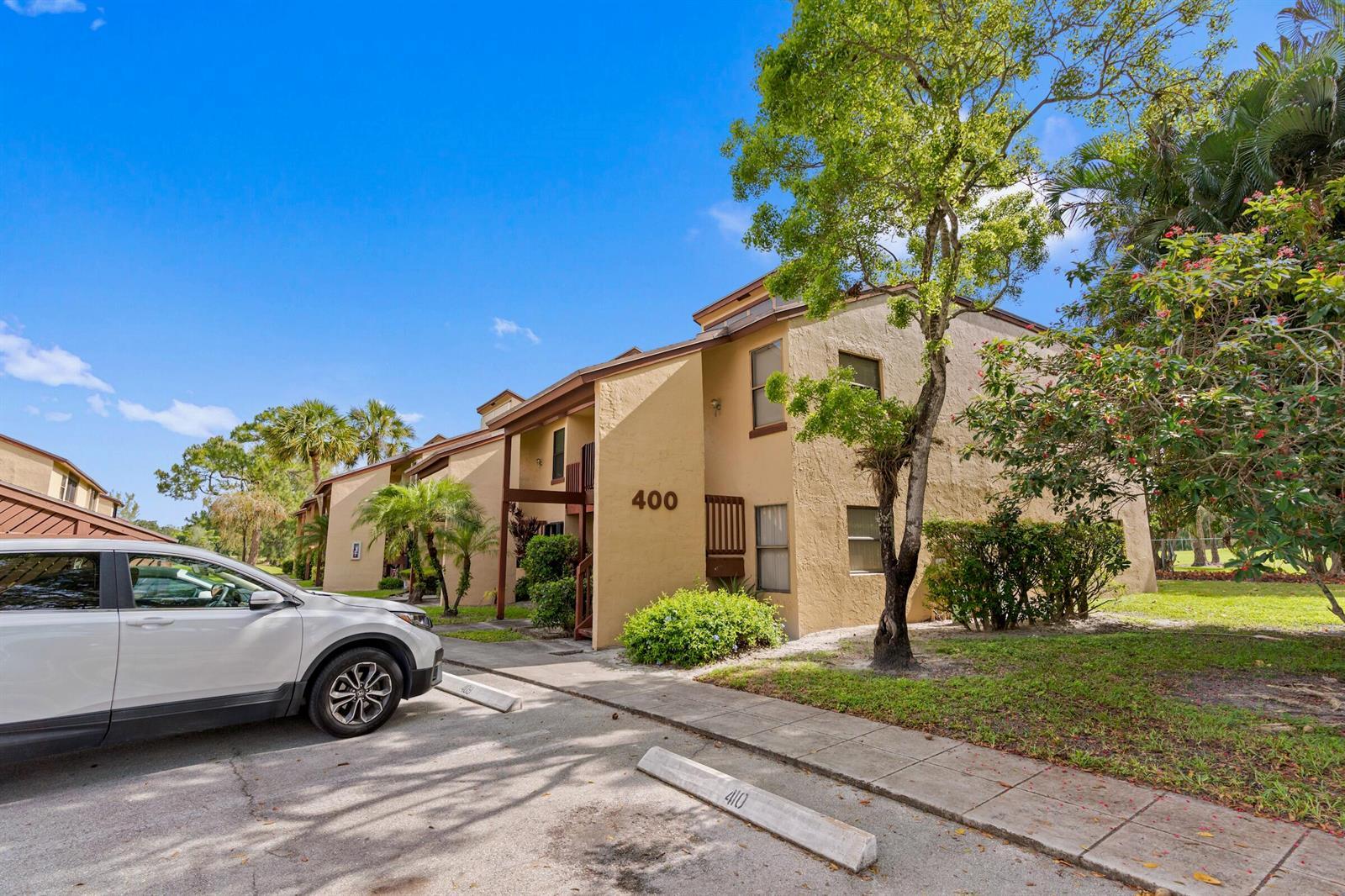 402 Lakeview Drive E, Royal Palm Beach FL 33411 photo 5