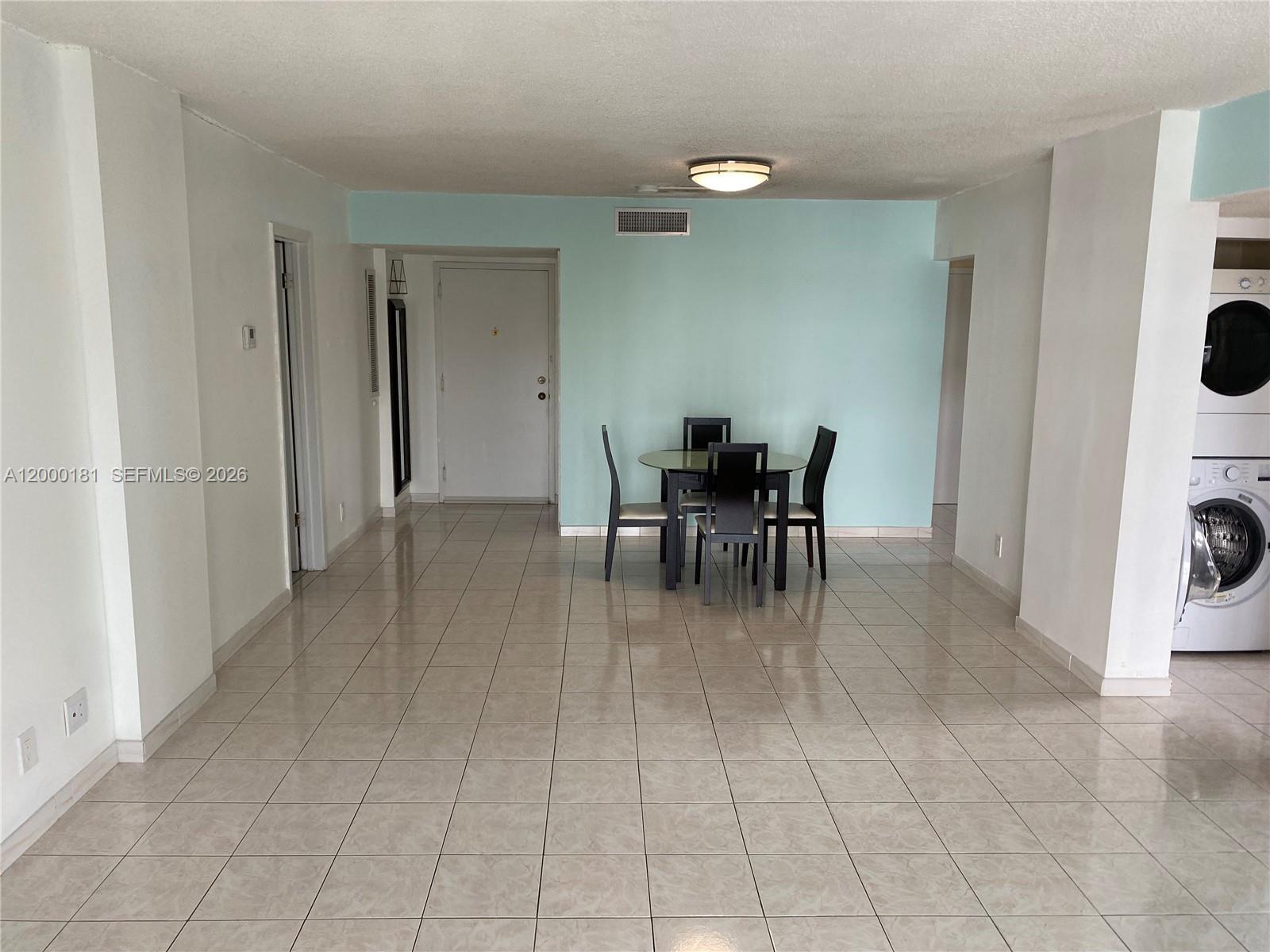 1900 Diana Dr # 3D, Hallandale Beach FL 33009 photo 3