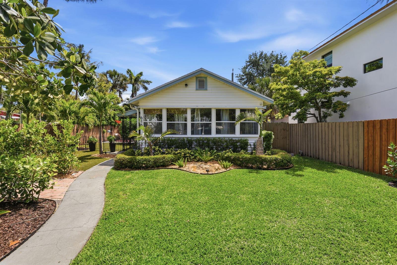616 N Ocean Breeze, FL 33460 photo 2