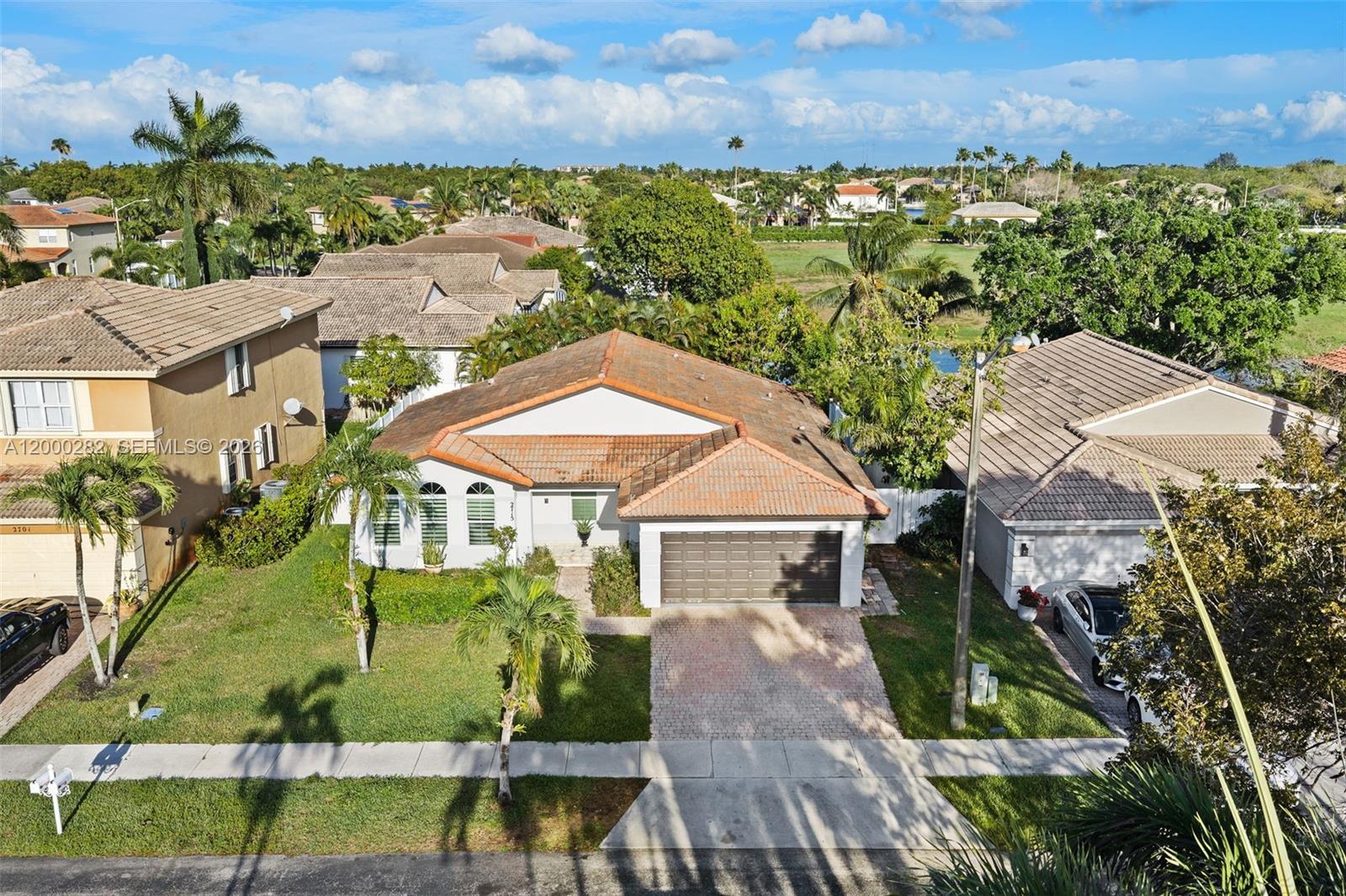 2715 SW 137th Ter, Miramar FL 33027 photo 2