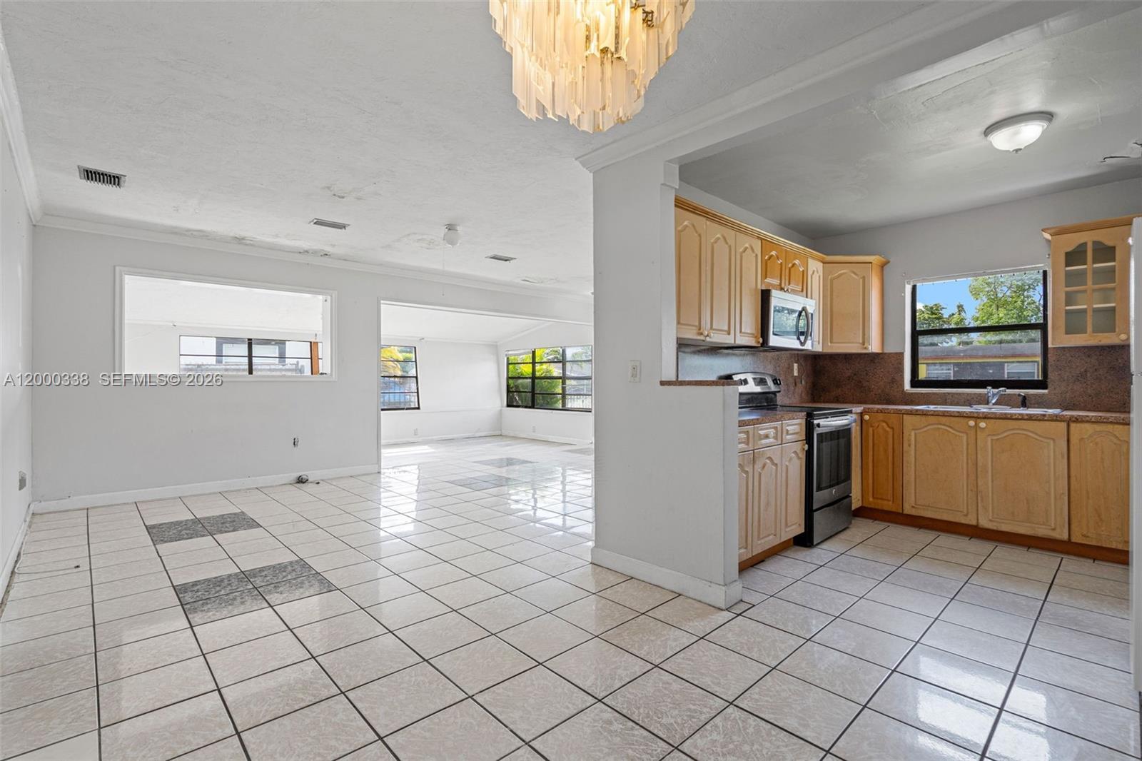 1321 NW 176th Ter, Miami Gardens FL 33169 photo 3