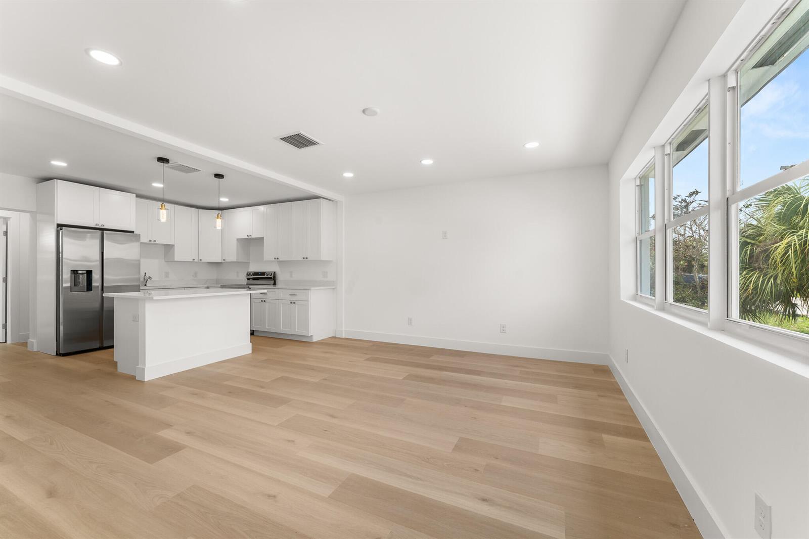 111 W 35th Street, Riviera Beach FL 33404 photo 3