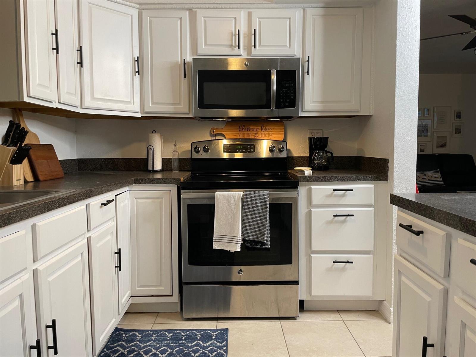 1067 SW 3rd Street, Hallandale Beach FL 33009 photo 2