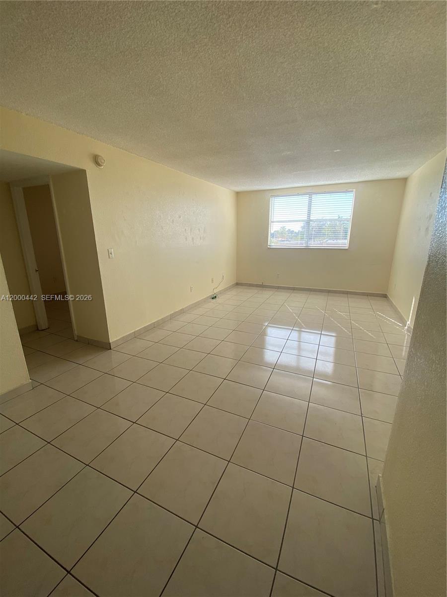 606 W 81st St # 307, Hialeah FL 33014 photo 3