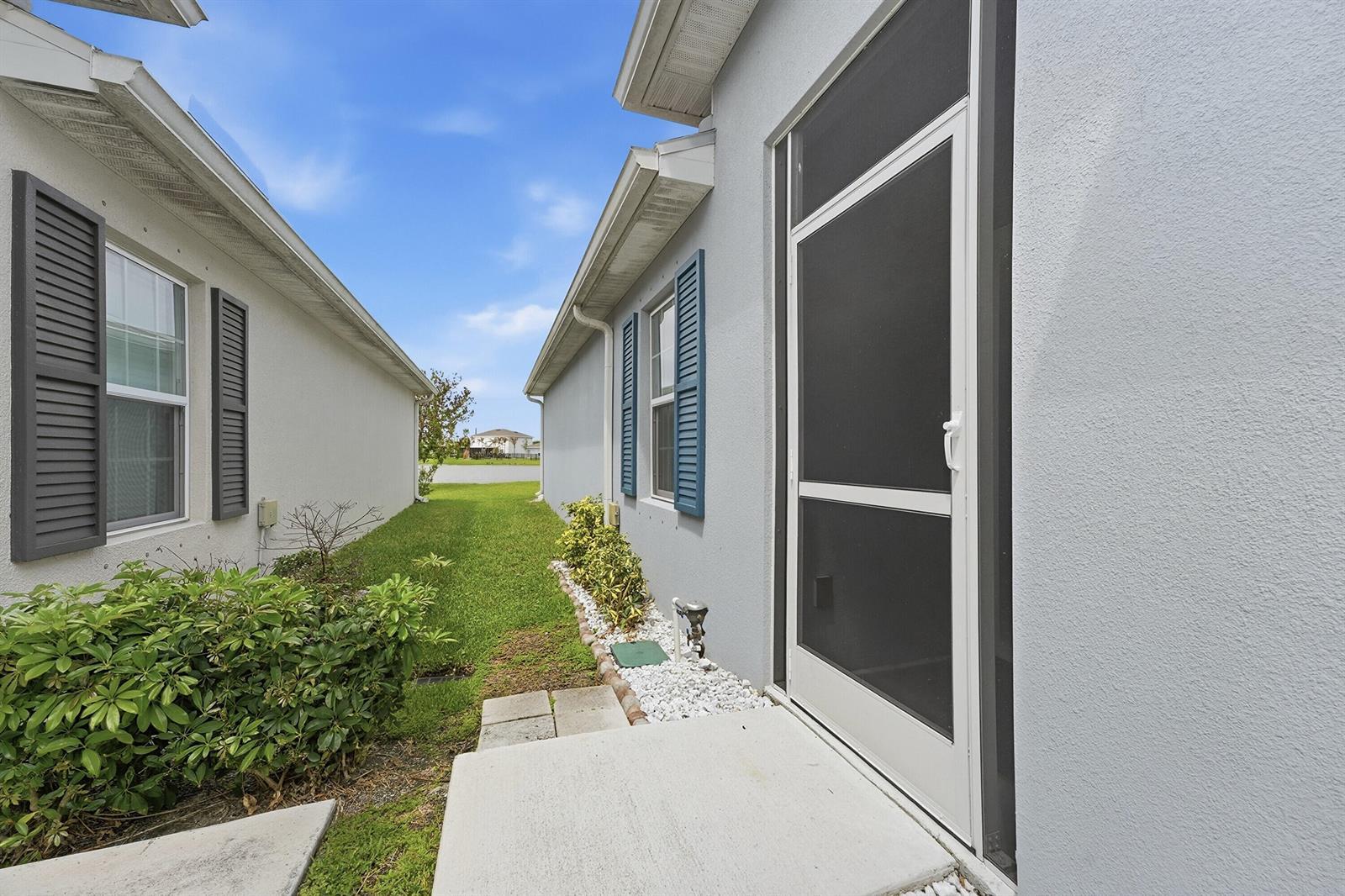 812 Persimmon Place, Fort Pierce FL 34981 photo 3