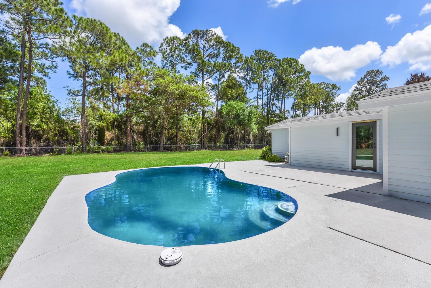 8587 SW 18th Avenue, Stuart FL 34997 photo 4