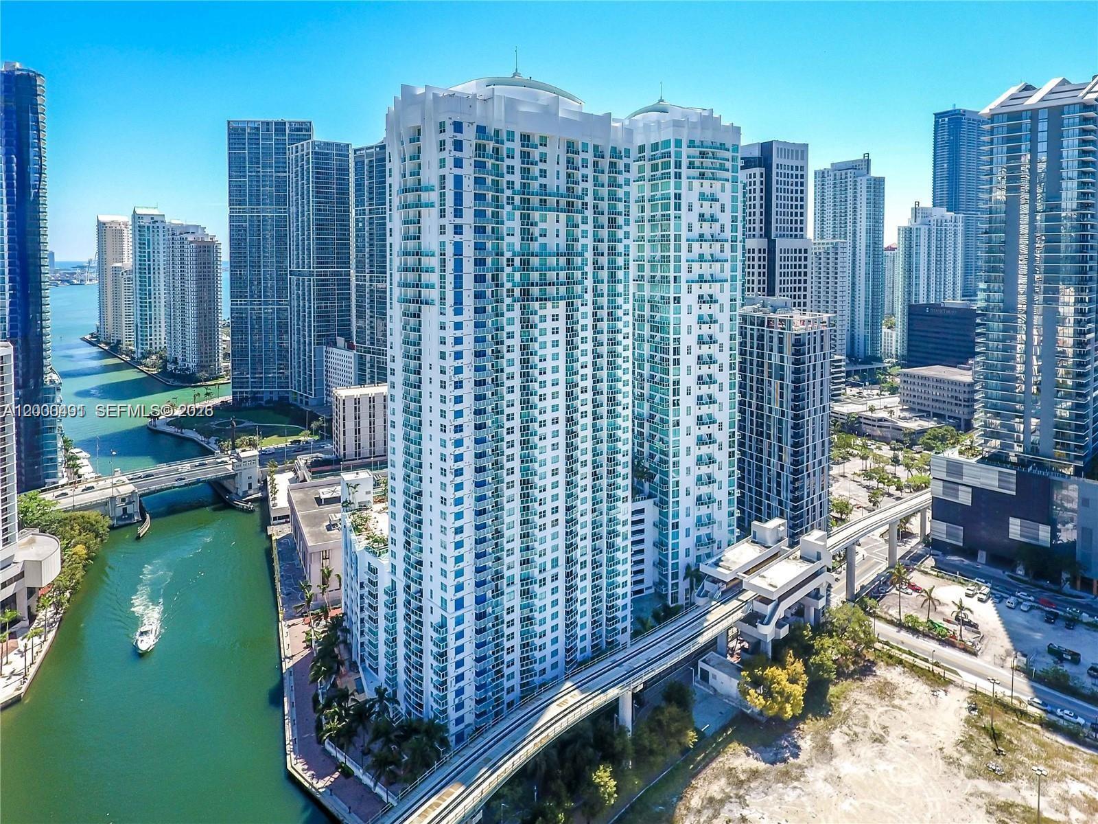 31 SE 5th St # 4212, Miami FL 33131 photo 3