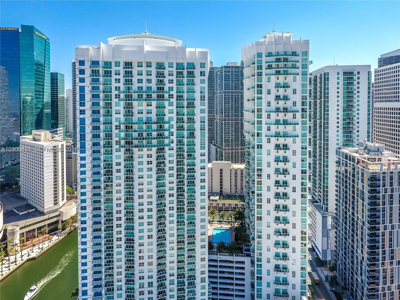 31 SE 5th St # 4212, Miami FL 33131 photo 4