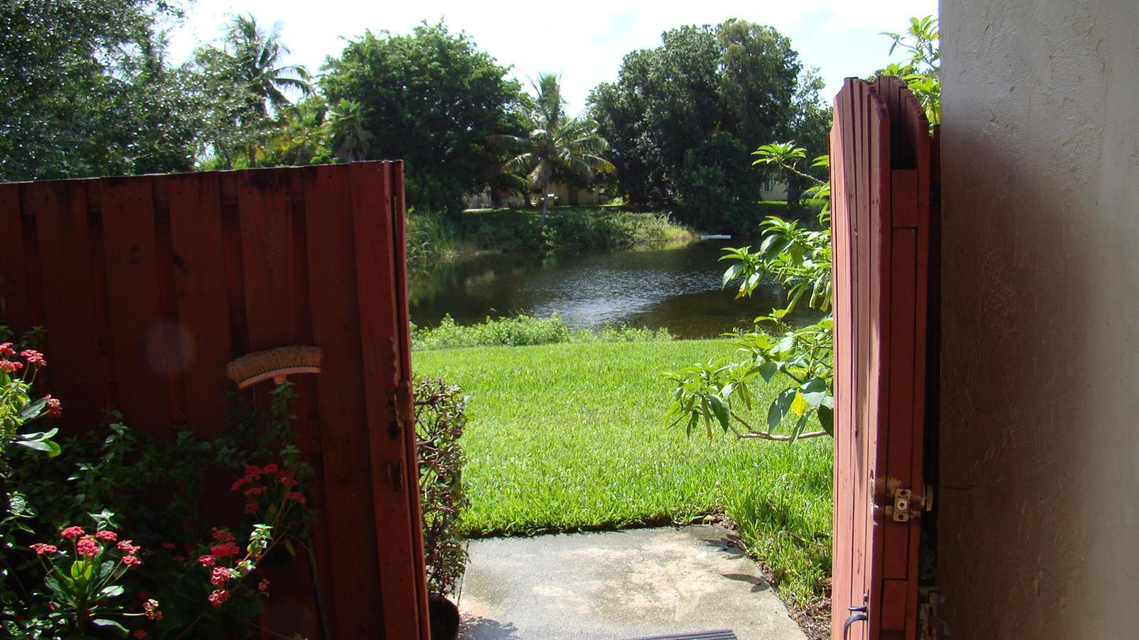 3845 Victoria Drive, West Palm Beach FL 33406 photo 4
