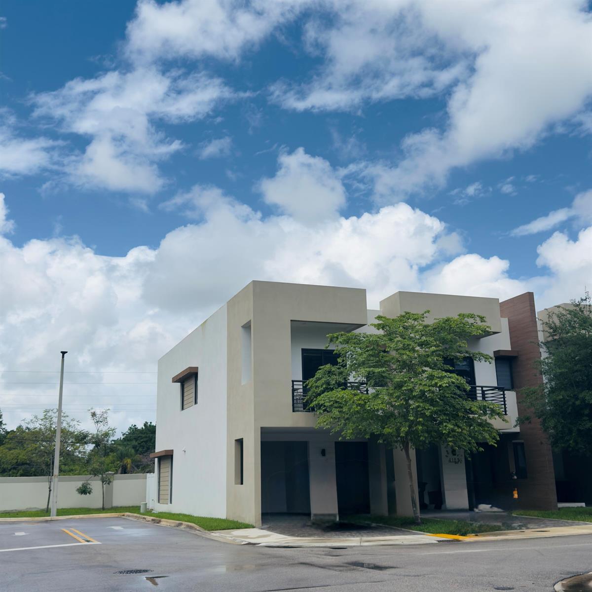 4189 N Oak Place, Dania Beach FL 33314 photo 3