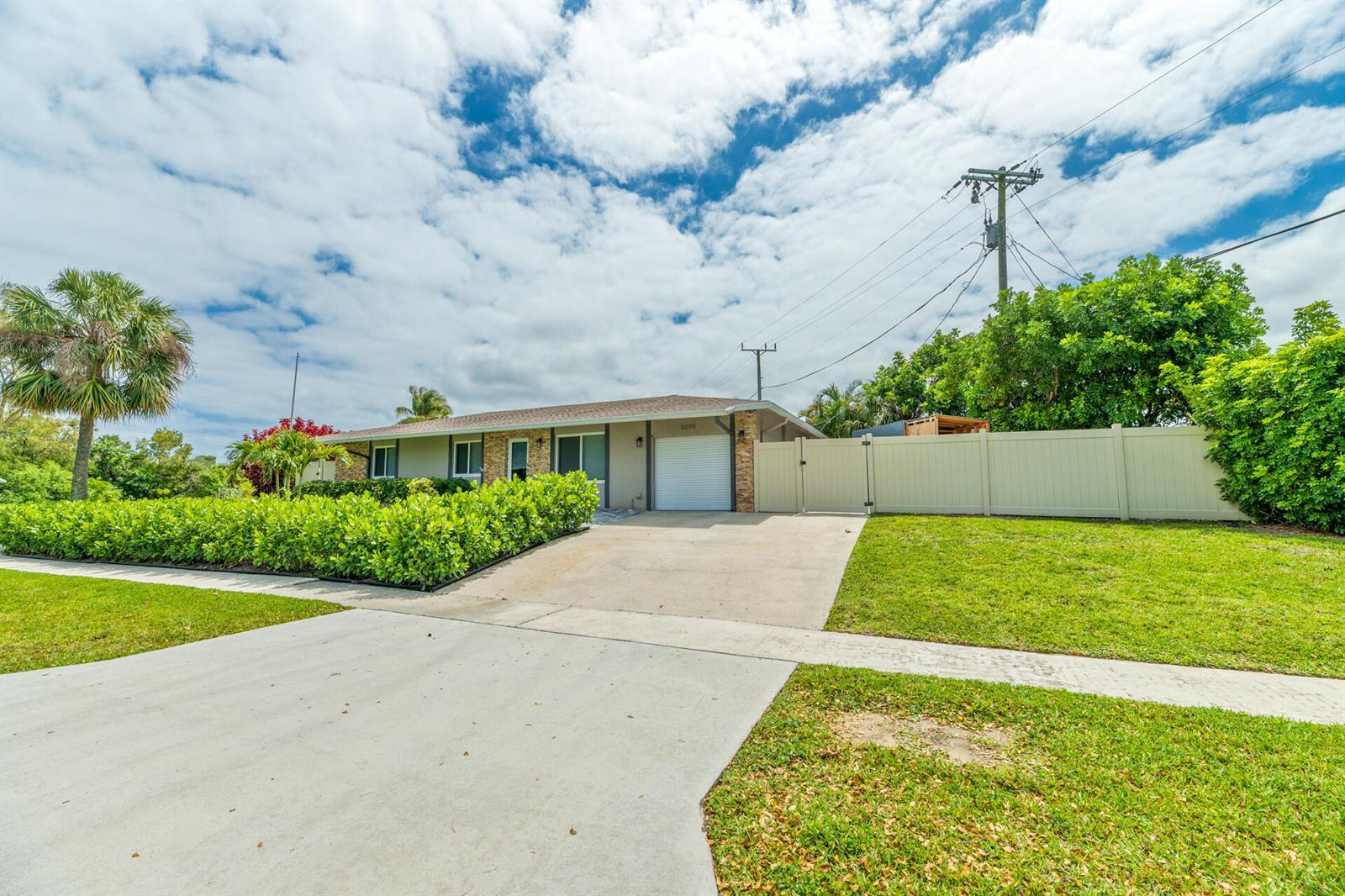 8099 Santa Fe Trail, Boca Raton FL 33487 photo 4