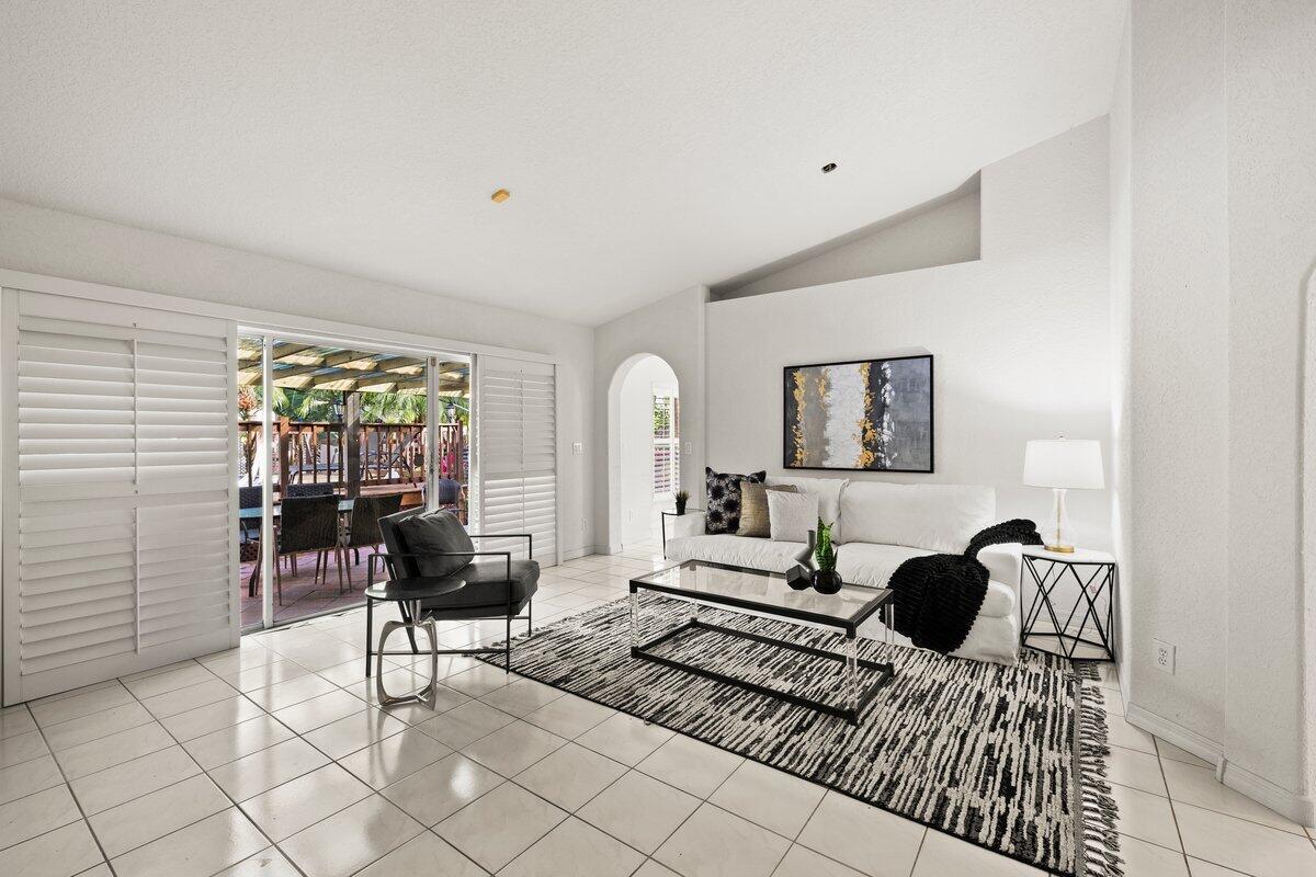 363 SW 161st Avenue, Pembroke Pines FL 33027 photo 4