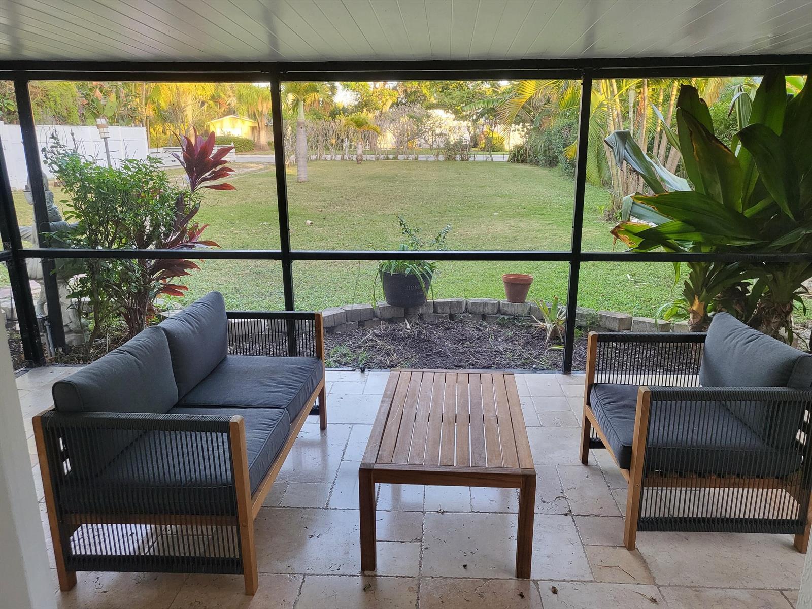 927 S Palmway, FL 33460 photo 5