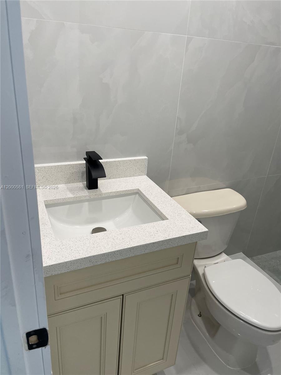 2350 SW 26th Ln, Miami FL 33133 photo 4