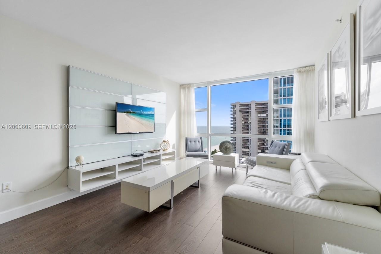 6801 Collins Ave, Miami Beach FL 33141 photo 2