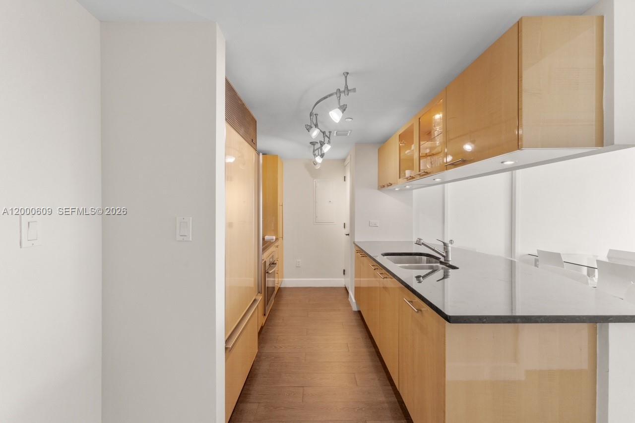 6801 Collins Ave, Miami Beach FL 33141 photo 5
