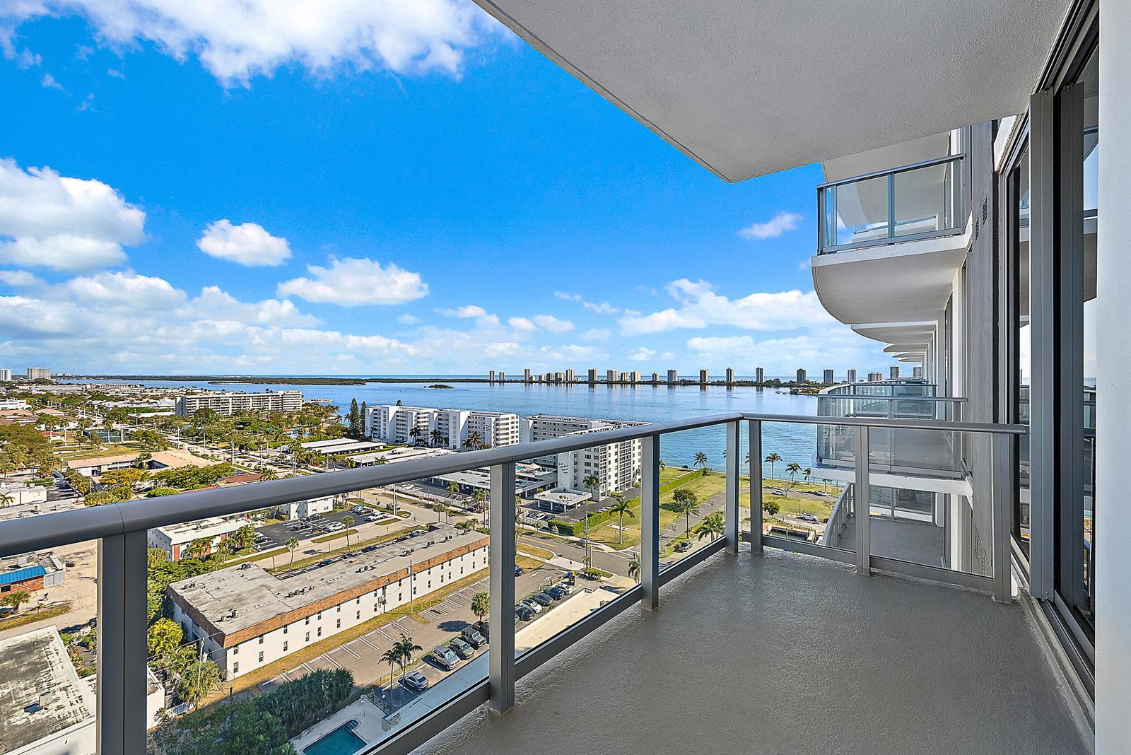 220 Lake Shore Drive # 1521, Lake Park FL 33403