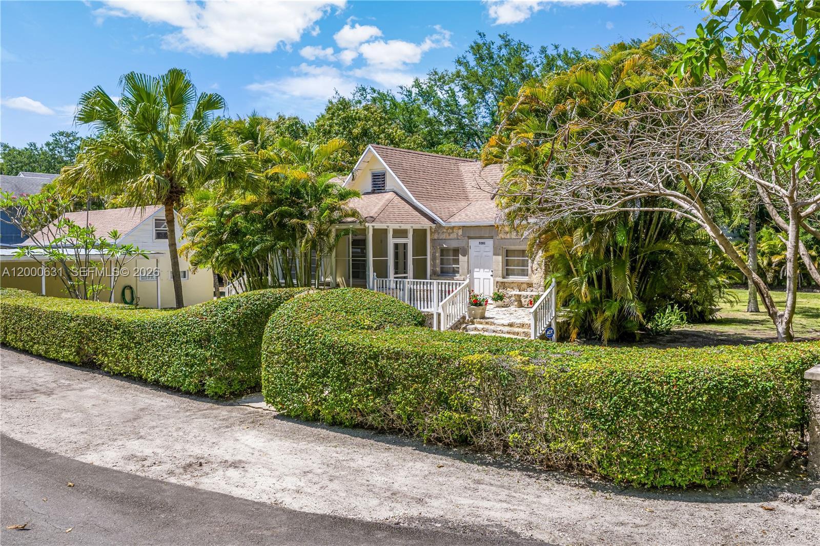 7201 SW 166th St, Palmetto Bay FL 33157 photo 2