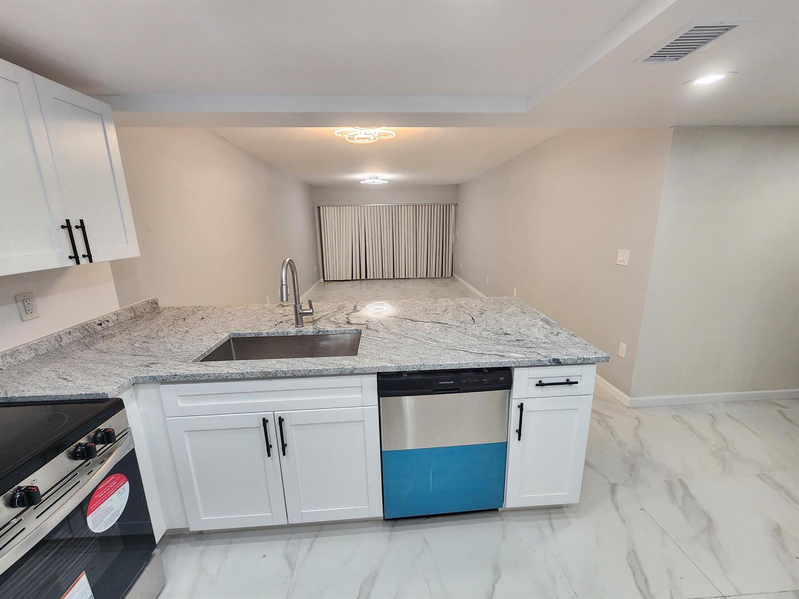 485 N Pine Island Road # 204a, Plantation FL 33324