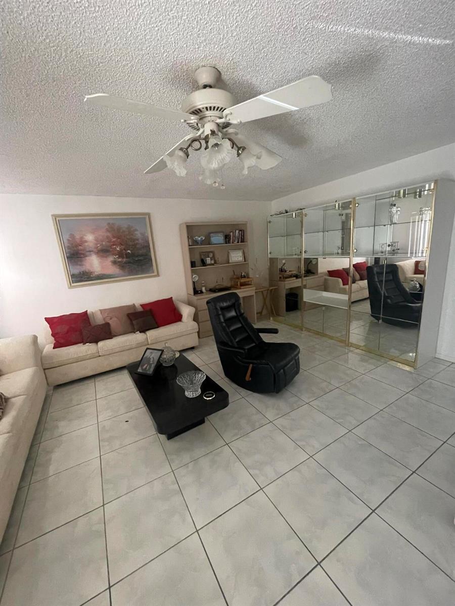 186 Flanders D # 186, Delray Beach FL 33484 photo 3