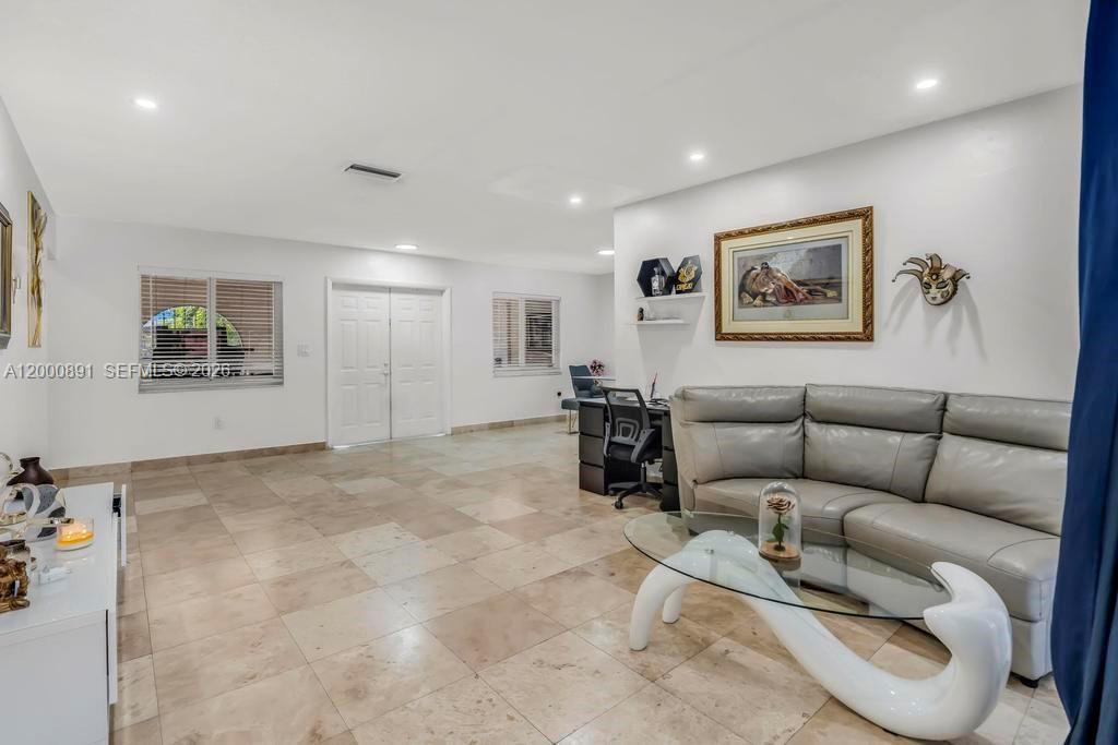 1301 N 74th Ter, Hollywood FL 33024 photo 3