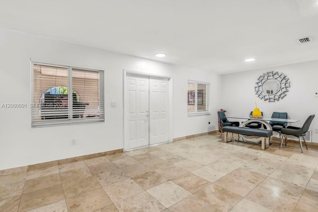 1301 N 74th Ter, Hollywood FL 33024 photo 4