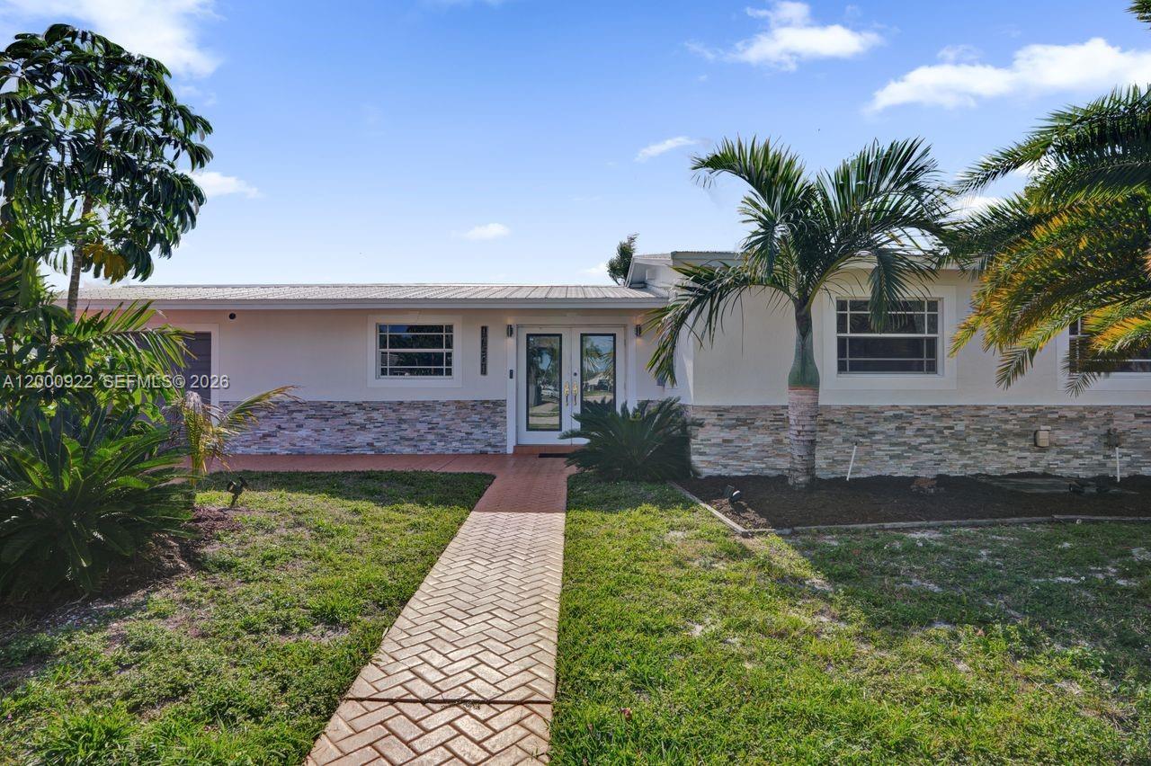 17501 NW 85th Ave, Hialeah FL 33015