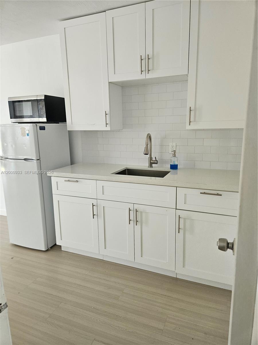 514 SW 2nd Ave # B, Hallandale Beach FL 33009 photo 3