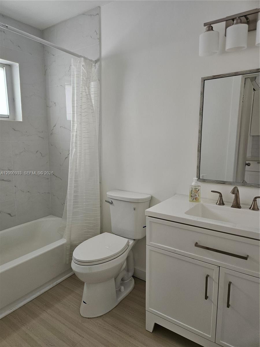514 SW 2nd Ave # B, Hallandale Beach FL 33009 photo 4