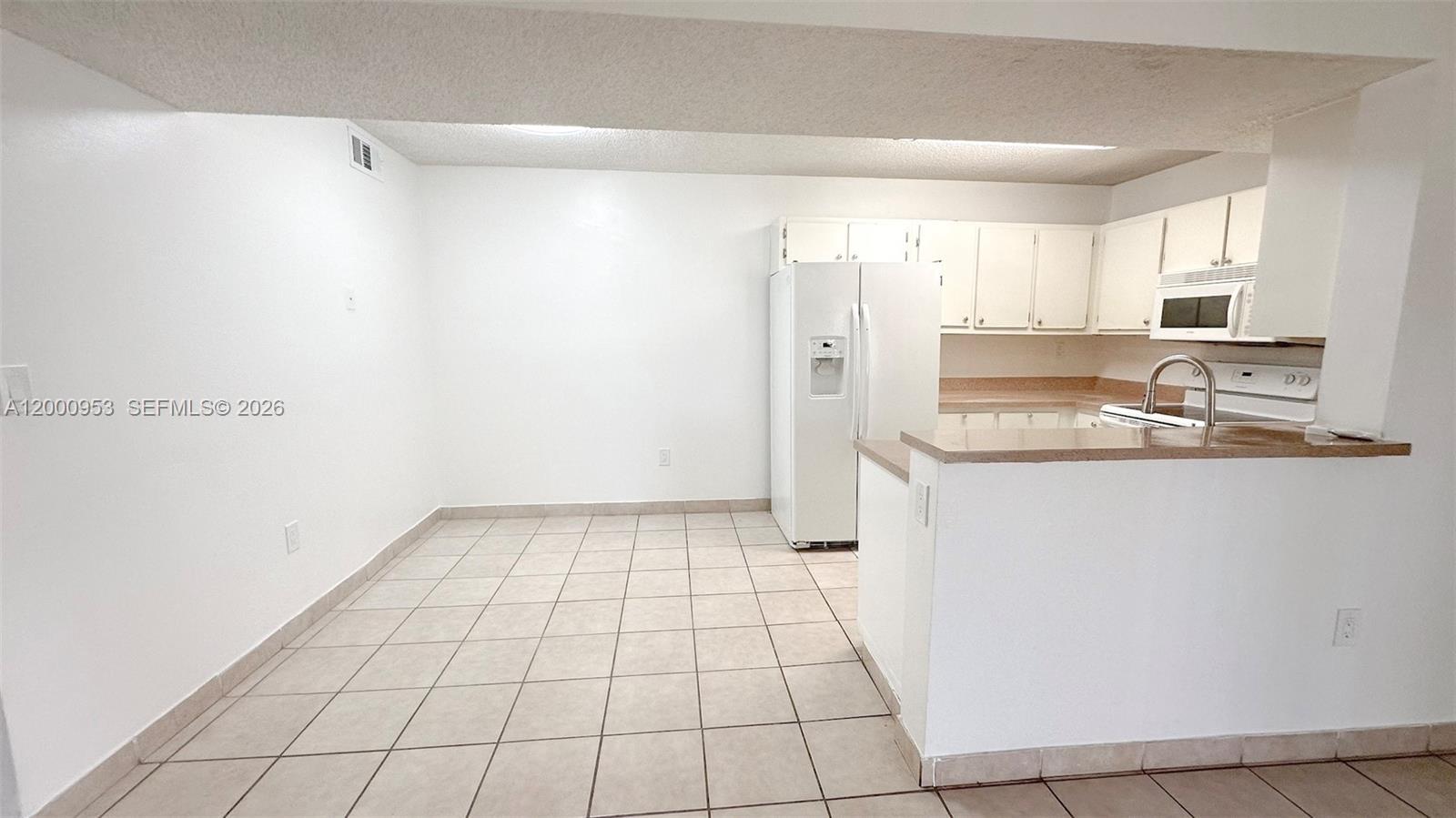 9491 S Palm Cir S # 103, Pembroke Pines FL 33025 photo 3