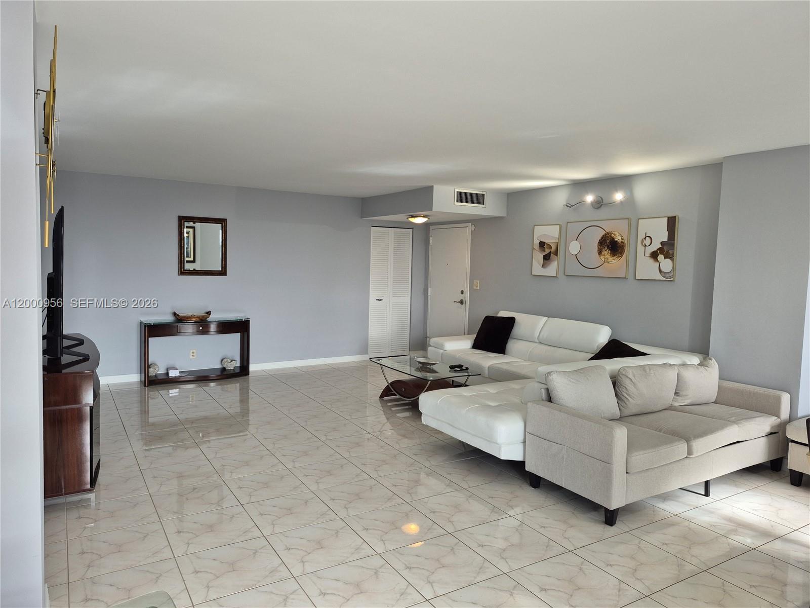 1912 S Ocean Dr # 17C, Hallandale Beach FL 33009 photo 2