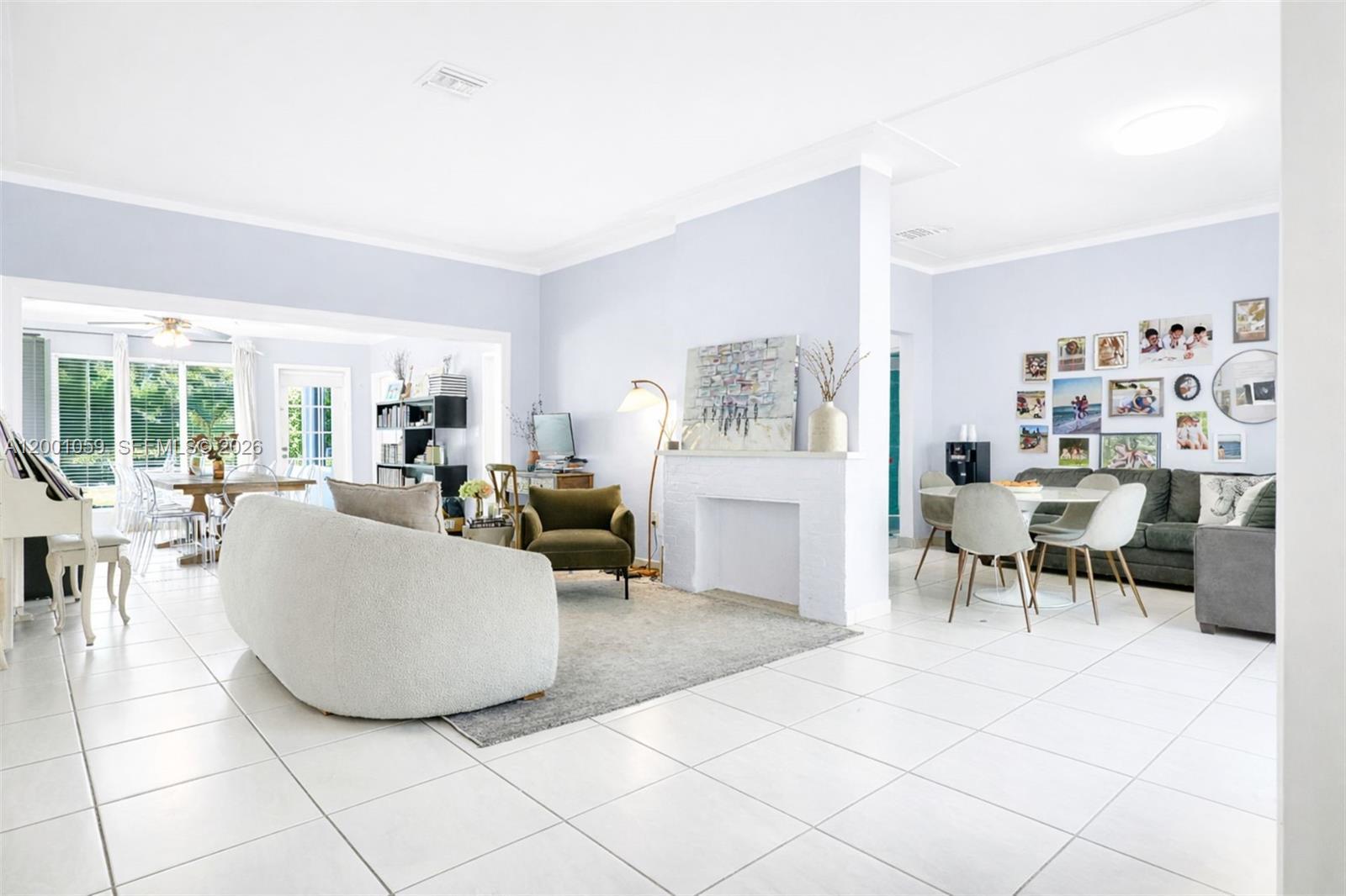 820 W 43rd Ct, Miami Beach FL 33140