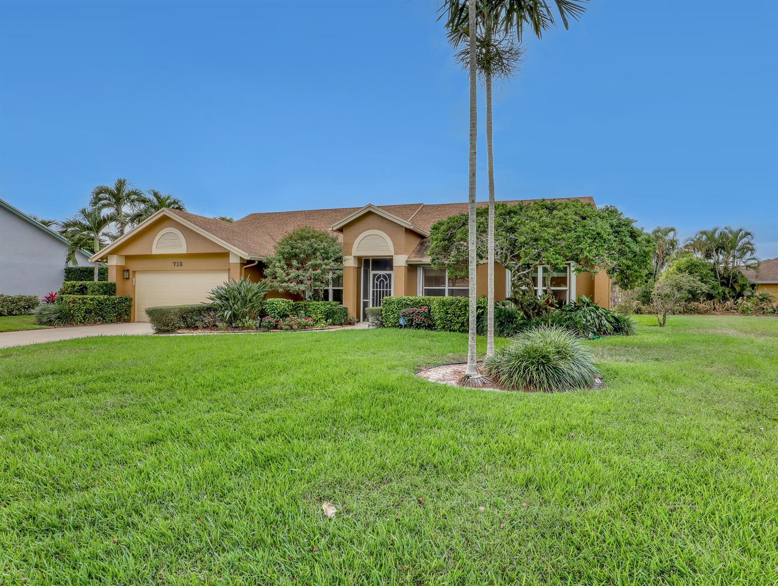 712 Golf Court, Delray Beach FL 33445 photo 3